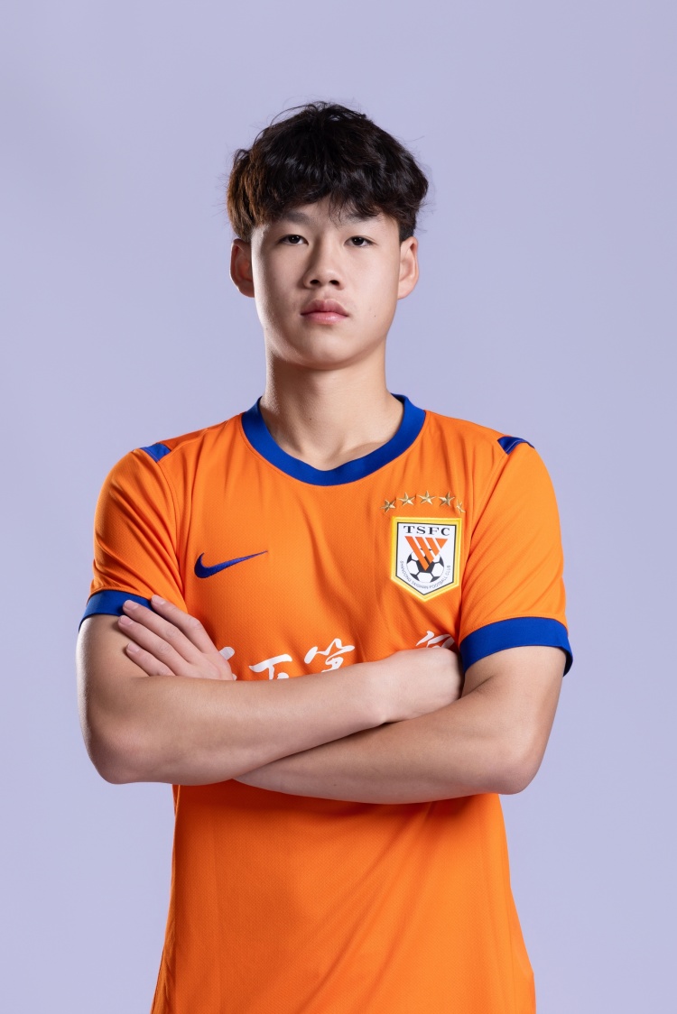 世界杯直播软件下载-U17国足队长李钧鹏代表泰山B队登场，完成个人中乙联赛首秀